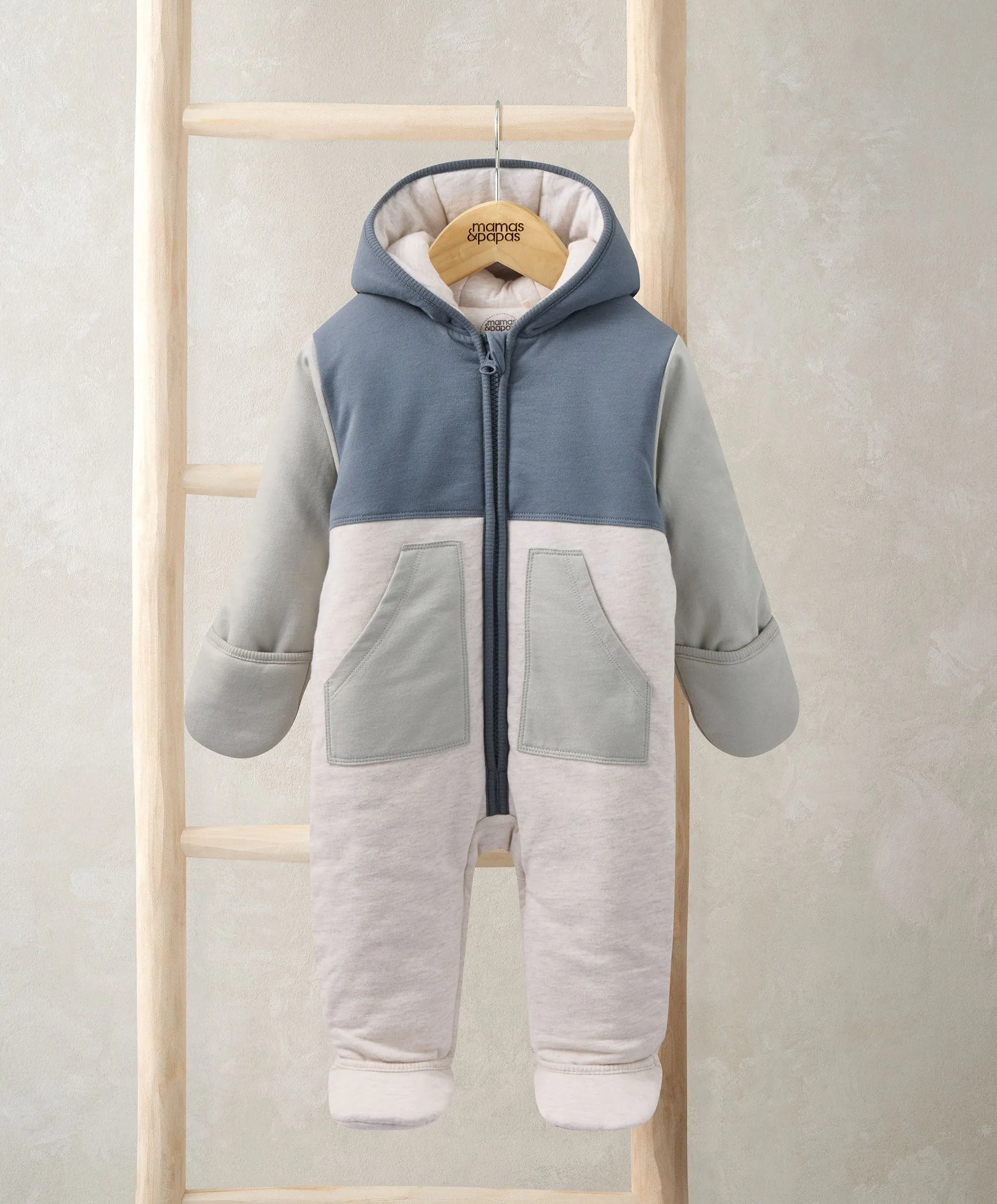 Lightweight Pramsuit