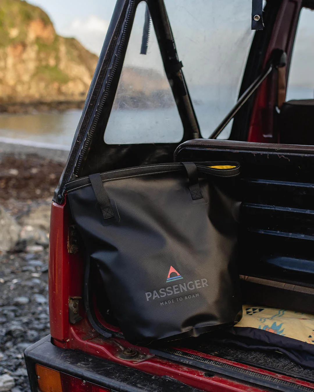 Tide 20L Bucket Bag - Black